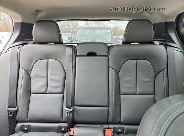 YV4L12UJ0S2569606 2025 VOLVO XC40 Серый Вид задних сидений