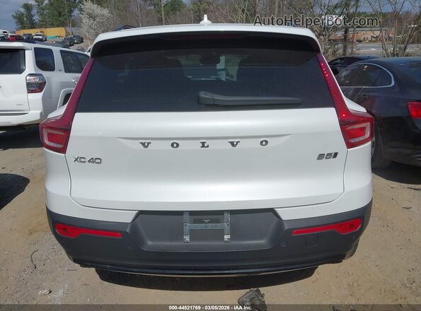 YV4L12UL5R2249659 2024 VOLVO XC40 White 