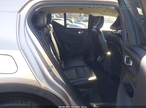 YV4L12UV0P2055118 2023 VOLVO XC40 Бежевый Вид наклейки с VIN-кодом