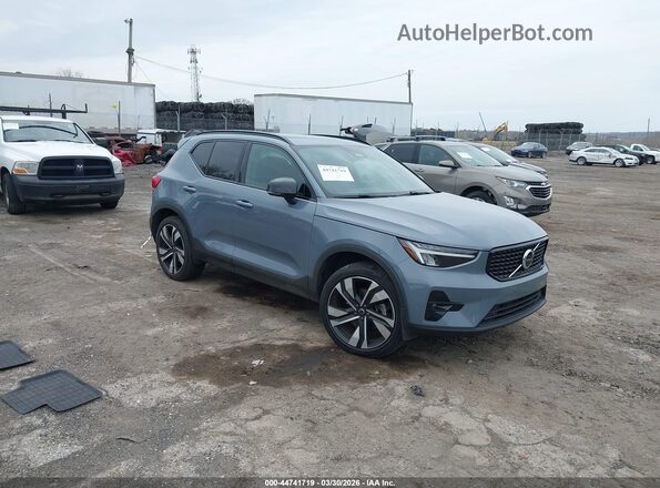 YV4L12UW3P2051217 2023 VOLVO XC40 Gray Przód prawy