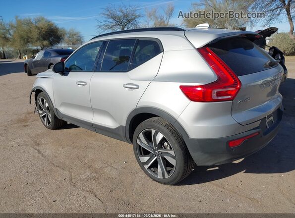 YV4L12UX5P2104377 2023 VOLVO XC40 Silver Задня ліва чверть
