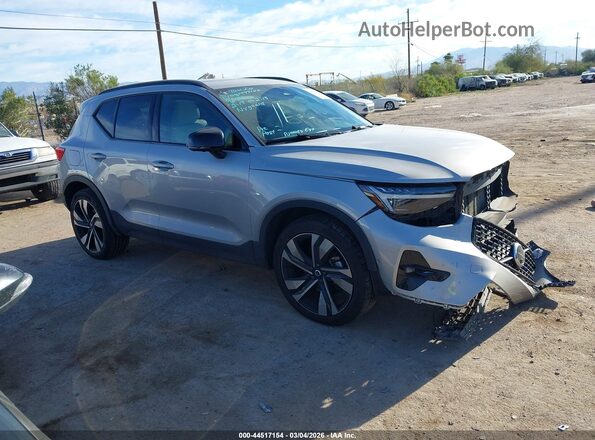 YV4L12UX5P2104377 2023 VOLVO XC40 Silver Вид задньої частини салону