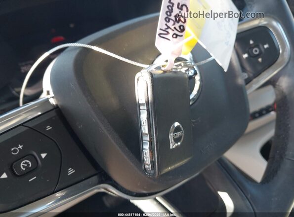 YV4L12UX5P2104377 2023 VOLVO XC40 Silver Вид панелі приладів