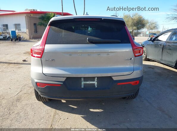 YV4L12UX5P2104377 2023 VOLVO XC40 Silver 