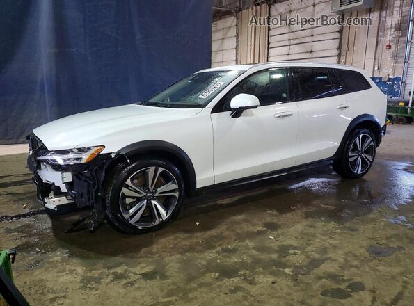YV4L12WK6S2146163 2025 VOLVO V60 Белый Передняя левая четверть