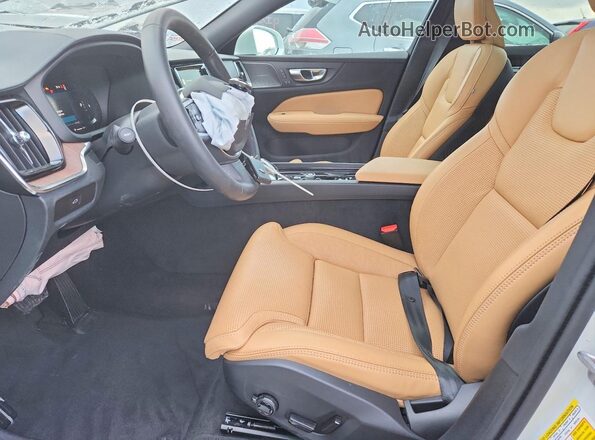 YV4L12WL8S2147808 2025 VOLVO V60 White Widok wnętrza z przodu