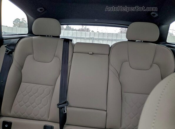 YV4M12RC1T1329681 2026 VOLVO XC60 Белый Вид задних сидений