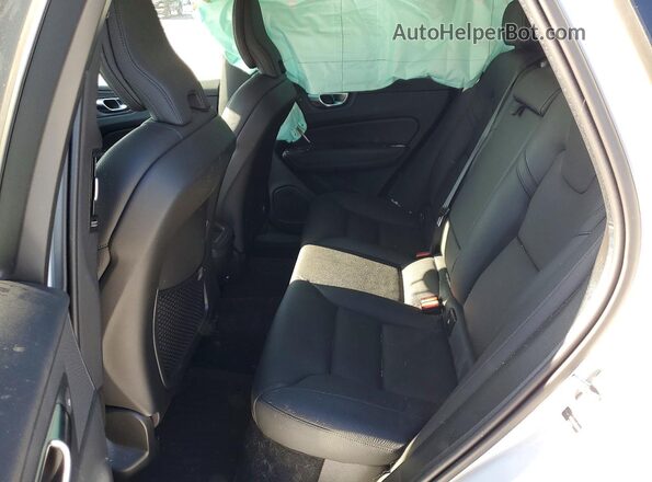 YV4M12RC2S1034717 2025 VOLVO XC60 Белый Вид задней части салона