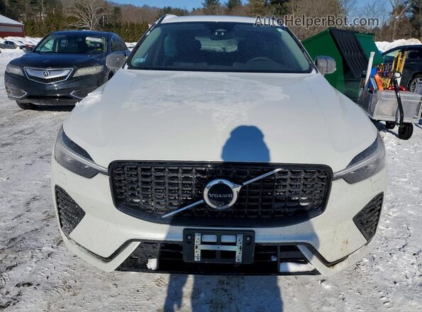 YV4M12RC2S1034717 2025 VOLVO XC60 Белый Вид спереди