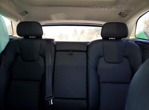 YV4M12RC2S1034717 2025 VOLVO XC60 Белый Вид задних сидений