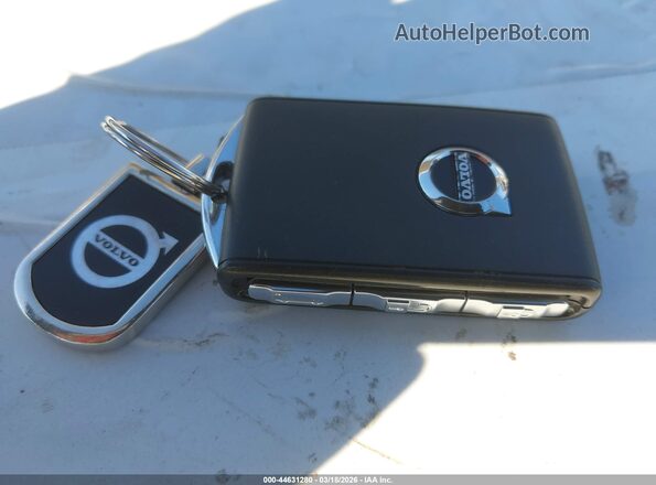 YV4M12RC6S1016382 2025 VOLVO XC60 Серый Вид панели приборов