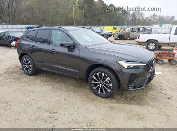YV4M12RJXS1050663 2025 VOLVO XC60 Серый Передняя правая четверть
