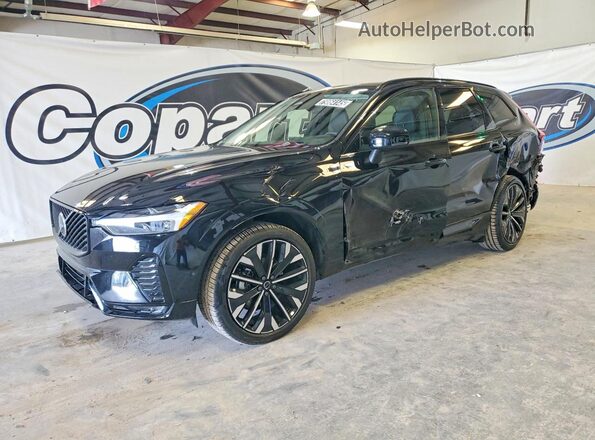 YV4M12RM0T1414410 2026 VOLVO XC60 Черный Передняя левая четверть