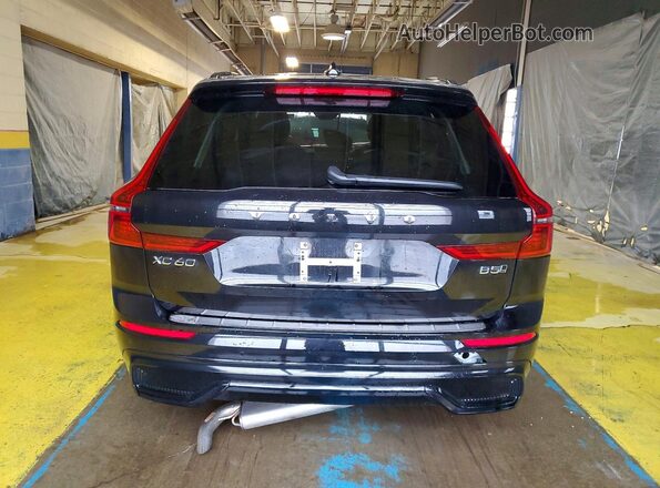 YV4M12RM5T1414466 2026 VOLVO XC60 Черный Вид сзади