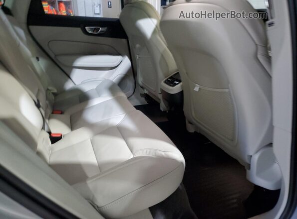 YV4M12RM6S1054865 2025 VOLVO XC60 Серый Вид задней части салона