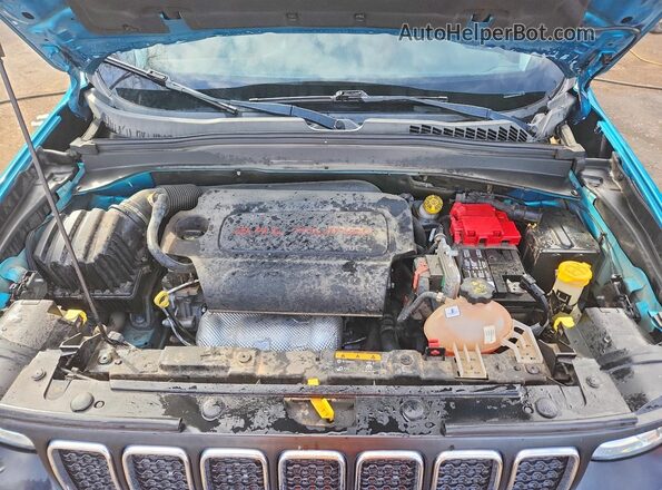 ZACNJABB2KPK49210 2019 JEEP RENEGADE Turquoise Widok wnętrza z tyłu