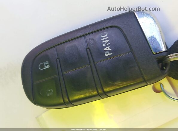 ZACNJABB5KPJ94445 2019 JEEP RENEGADE Белый Вид панели приборов