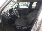 2019 Jeep Renegade Latitude Серебряный vin: ZACNJABBXKPK31361