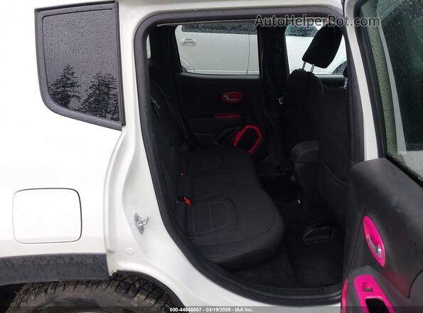 ZACNJDB17NPN62217 2022 JEEP RENEGADE White 
