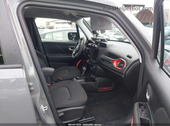 ZACNJDC12PPP40715 2023 JEEP RENEGADE Gray Widok wnętrza z przodu
