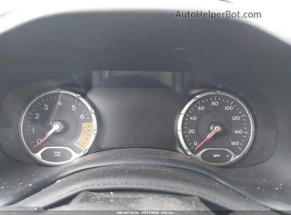 ZACNJDC12PPP40715 2023 JEEP RENEGADE Gray Widok tylnych siedzeń