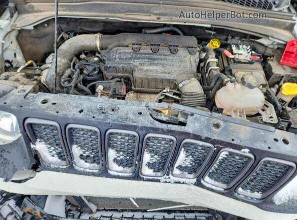 ZACNJDC18PPP41206 2023 JEEP RENEGADE White უკანა სალონის ხედი