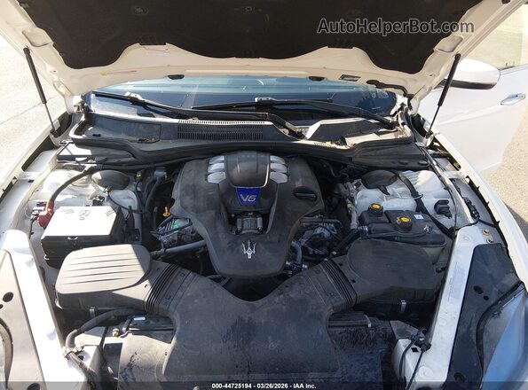ZAM56YPL3J1281477 2018 MASERATI QUATTROPOR White Вид ззаду