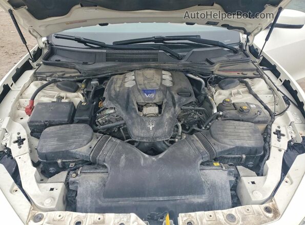 ZAM57RTA7G1188400 2016 MASERATI GHIBLI White Widok wnętrza z tyłu