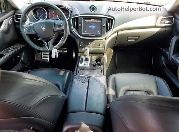 ZAM57XSA0G1165207 2016 MASERATI GHIBLI Gray Widok deski rozdzielczej