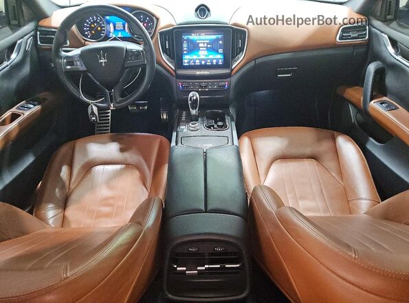 ZAM57XSA3J1304947 2018 MASERATI GHIBLI White Widok deski rozdzielczej