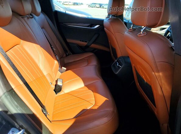 ZAM57XSA9K1328185 2019 MASERATI GHIBLI Gray Widok tylnych siedzeń