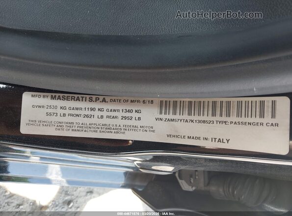 ZAM57YTA7K1308523 2019 MASERATI GHIBLI Black Engine compartment view