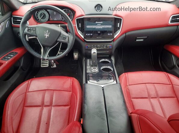 ZAM57YTM7N1386329 2022 MASERATI GHIBLI Серый Вид панели приборов