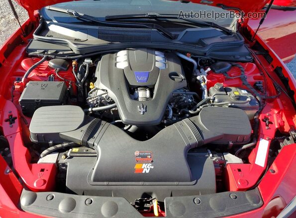 ZAM57YTS5N1382150 2022 MASERATI GHIBLI Красный Вид задней части салона