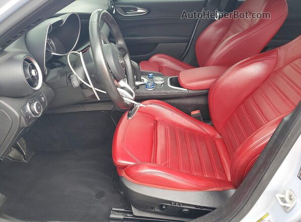 ZARFAMAN0N7665185 2022 ALFA ROMEO GIULIA Синий Вид салона спереди