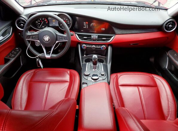ZARFAMAN5K7622506 2019 ALFA ROMEO GIULIA Красный Вид панели приборов