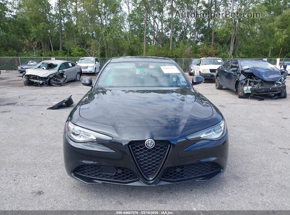 ZARFAMAN8M7641814 2021 ALFA ROMEO GIULIA Черный Вид щитка приборов