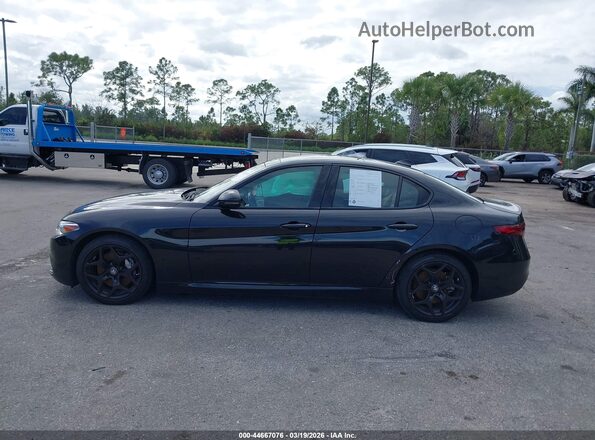 ZARFAMAN8M7641814 2021 ALFA ROMEO GIULIA Черный Панорамный вид салона 360°