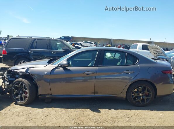 ZARFAMBN3N7665440 2022 ALFA ROMEO GIULIA Серый Панорамный вид салона 360°