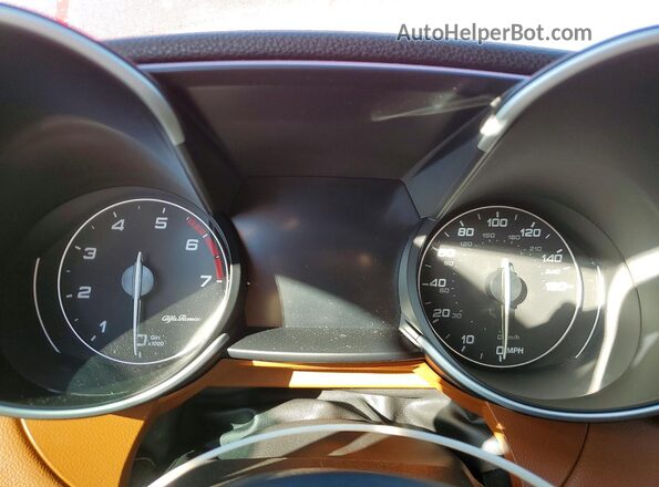ZARFAMBN5K7609057 2019 ALFA ROMEO GIULIA Red Vista del cuadro de instrumentos