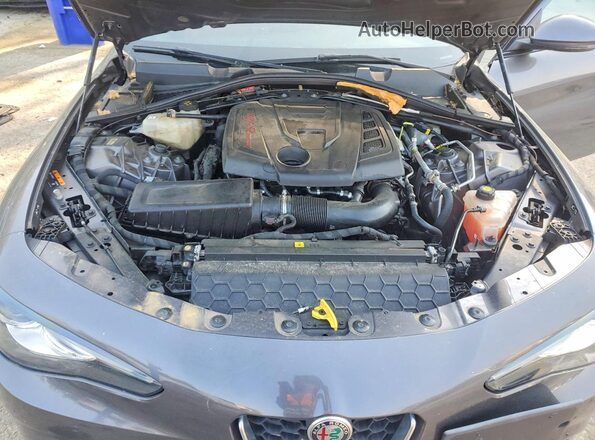 ZARFAMBN9K7605819 2019 ALFA ROMEO GIULIA Gray Widok wnętrza z tyłu
