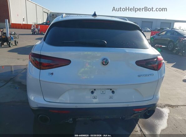 ZASFAKBN8J7C22670 2018 ALFA ROMEO STELVIO White 