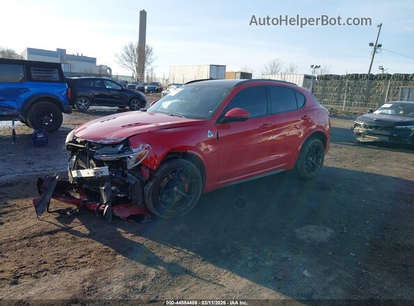 ZASFAKEVXJ7C20401 2018 ALFA ROMEO STELVIO Красный Передняя левая четверть