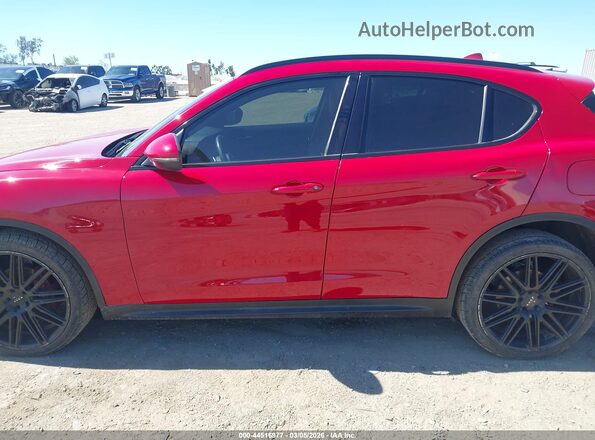 ZASFAKNN0J7B73041 2018 ALFA ROMEO STELVIO Красный Панорамный вид салона 360°