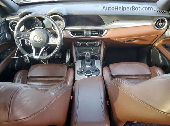 ZASFAKNN2J7B87331 2018 ALFA ROMEO STELVIO Gray Առջևի վահանակի տեսք