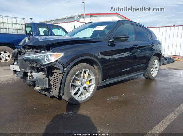 ZASFAKNN3J7C01639 2018 ALFA ROMEO STELVIO Черный Передняя левая четверть