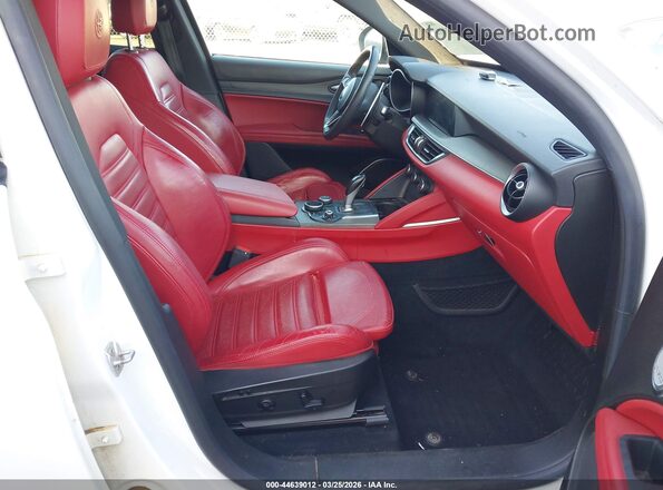 ZASFAKNNXJ7B81566 2018 ALFA ROMEO STELVIO White Vista interior delantera