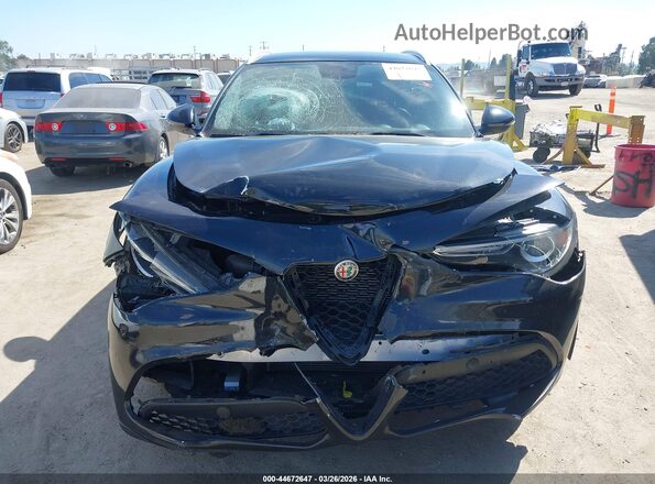 ZASPAJAN1K7C70965 2019 ALFA ROMEO STELVIO Black Widok wnętrza z tyłu