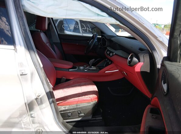 ZASPAJAN6L7C92168 2020 ALFA ROMEO STELVIO Серый Вид салона спереди