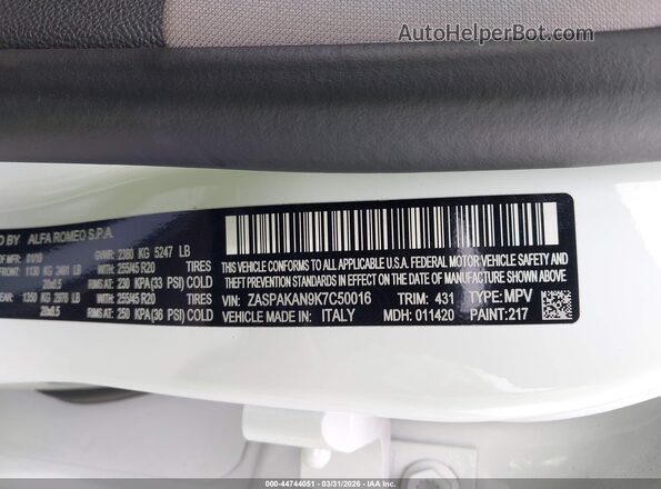 ZASPAKAN9K7C50016 2019 ALFA ROMEO STELVIO White Вид підкапотного простору